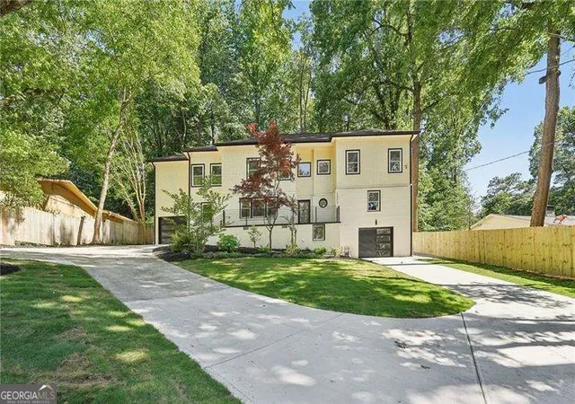 Photo 2 of Single family home for sale at 2423 Melinda Dr NE, Atlanta, GA 30345 | MLS# 10872056 | Listing updated on 2026-10-27