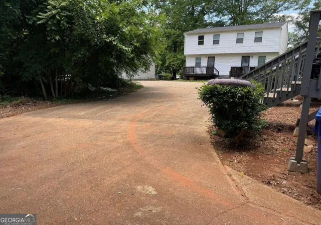Listing Photo 1 - Condo for sale in building located at 1246 Greenwich St SW, Atlanta, GA 30310