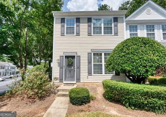 Photo 1 of Townhouse for sale at 2000 Whitestone Pl, Alpharetta, GA 30005 | MLS# 10833951 | Listing updated on 2026-09-14
