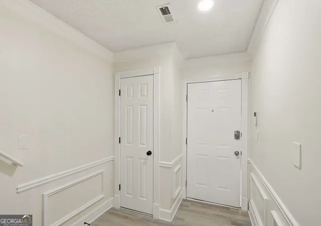 Photo 3 of Sale Pending at 1381 Poplar Pointe SE, Smyrna, GA 30082 | MLS# 10850233 | Listing updated on 2026-10-06