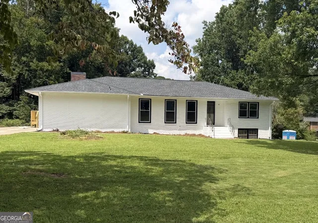 Single family home for sale at 242 Angla Dr SE, Smyrna, GA 30082 | MLS# 10821212