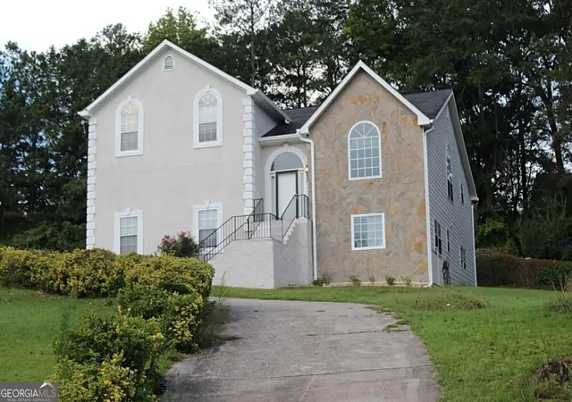 Photo 1 of Single family home for sale at 2053 Oakleaf Ln, Lithia Springs, GA 30122 | MLS# 10849635 | Listing updated on 2026-10-03