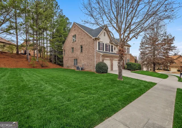 Photo 2 of Single family home for sale at 5401 Stone Cvs Dr SW, Atlanta, GA 30331 | MLS# 10837564 | Listing updated on 2026-09-15
