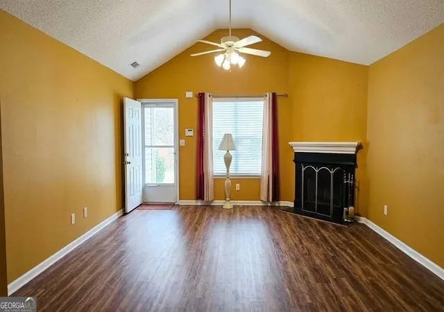 Photo 4 of Single family home for sale at 4384 Chestnut Oaks Tr, Lithonia, GA 30038 | MLS# 10849695 | Listing updated on 2026-09-23