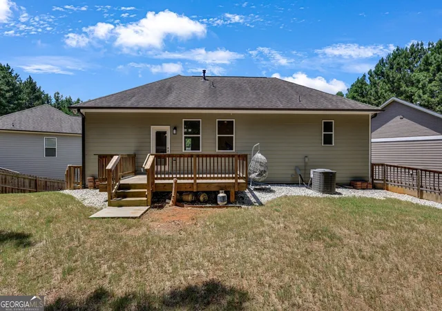 Photo 3 of Single family home for sale at 4894 Clarkstone Dr, Flowery Branch, GA 30542 | MLS# 10808370 | Listing updated on 2026-09-11