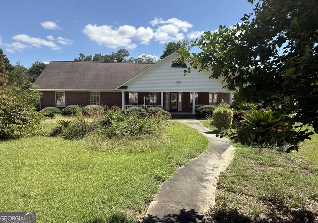 Photo 2 of Single family home for sale at 201 Strawberry Cir, Dublin, GA 31021 | MLS# 10842133 | Listing updated on 2026-09-24