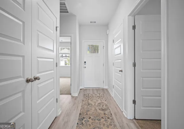 Photo 2 of Single family home for sale at 1075 Lakes Blvd, Brunswick, GA 31525 | MLS# 10853369 | Listing updated on 2026-10-09