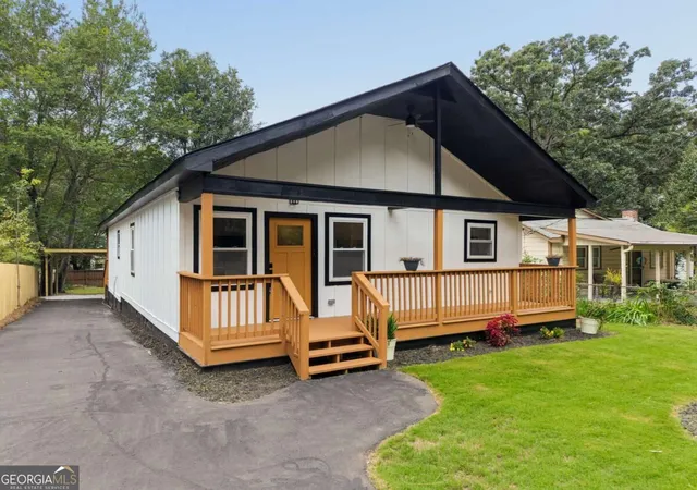 Photo 1 of Single family home for sale at 882 Tanner Dr, Scottdale, GA 30079 | MLS# 10853308 | Listing updated on 2026-10-07