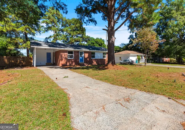 Photo 2 of Single family home for sale at 110 Susan Dr, Warner Robins, GA 31093 | MLS# 10875749 | Listing updated on 2026-10-28