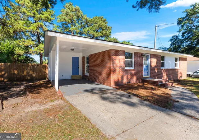 Photo 3 of Single family home for sale at 110 Susan Dr, Warner Robins, GA 31093 | MLS# 10875749 | Listing updated on 2026-10-28