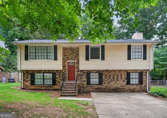 Photo 2 of Single family home for sale at 8948 Raven Dr, Jonesboro, GA 30238 | MLS# 10853455 | Listing updated on 2026-10-09