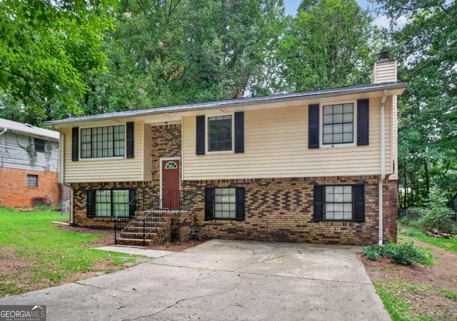 Photo 3 of Single family home for sale at 8948 Raven Dr, Jonesboro, GA 30238 | MLS# 10853455 | Listing updated on 2026-10-09