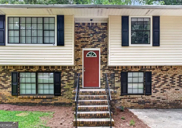 Photo 4 of Single family home for sale at 8948 Raven Dr, Jonesboro, GA 30238 | MLS# 10853455 | Listing updated on 2026-10-09