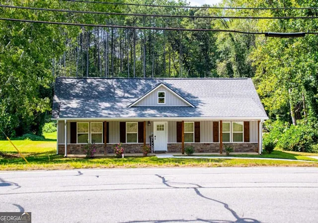Photo 2 of Single family home for sale at 165 N Carroll St, Bowdon, GA 30108 | MLS# 10850223 | Listing updated on 2026-10-05