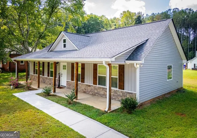 Photo 3 of Single family home for sale at 165 N Carroll St, Bowdon, GA 30108 | MLS# 10850223 | Listing updated on 2026-10-05