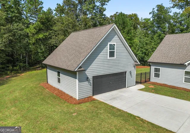 Photo 2 of Sale Pending at 1 Firepit Ct, Senoia, GA 30276 | MLS# 10853293 | Listing updated on 2026-09-28