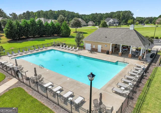 Photo 4 of Sale Pending at 1 Firepit Ct, Senoia, GA 30276 | MLS# 10853293 | Listing updated on 2026-09-28