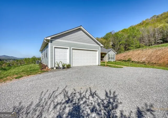 Photo 1 of Single family home for sale at 1735 Downings Crk Rd, Hayesville, SC 29804 | MLS# 10880344 | Listing updated on 2026-10-28