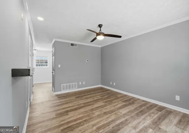 Listing Photo 5 - Condo for sale in building located at 1235 Riverside Dr, Gainesville, GA 30501 - Unit #C-8