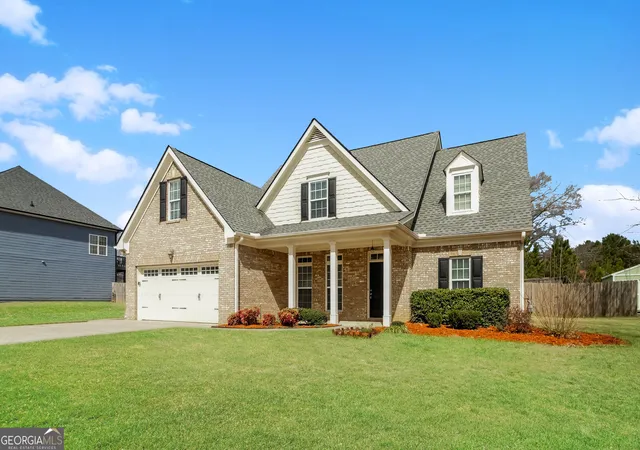 Photo 2 of Single family home for sale at 44 Colonial Cir Nw, Cartersville, GA 30120 | MLS# 10847288 | Listing updated on 2026-10-02