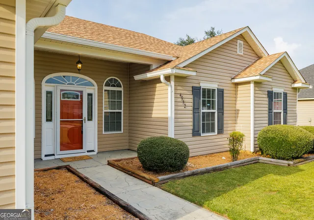 Photo 2 of Single family home for sale at 4952 Patton Dr, Valdosta, GA 31605 | MLS# 10849310 | Listing updated on 2026-10-02