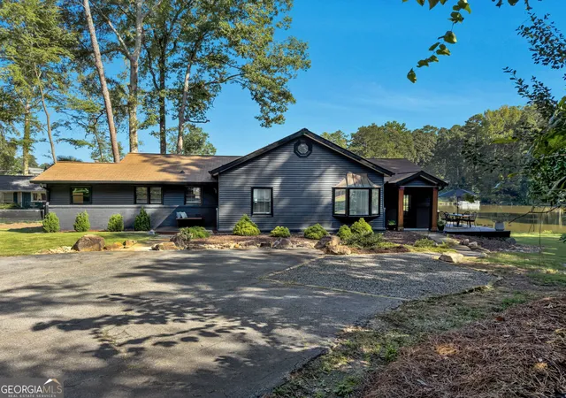 Photo 2 of Single family home for sale at 3118 Jodeco Dr, Jonesboro, GA 30236 | MLS# 10851297 | Listing updated on 2026-10-07