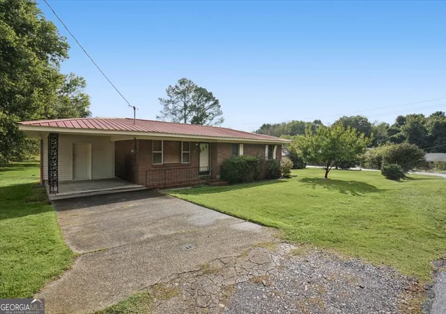 Photo 1 of Single family home for sale at 305 Pine St, Rockmart, GA 30153 | MLS# 10852346 | Listing updated on 2026-10-08