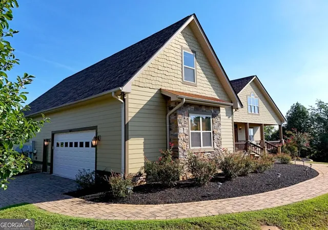 Photo 3 of Single family home for sale at 594 Summit Tr, Blairsville, GA 30512 | MLS# 10848812 | Listing updated on 2026-10-02