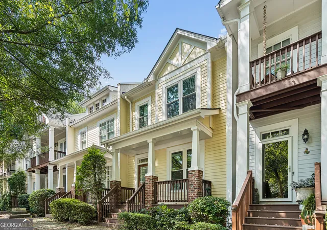 Photo 2 of Townhouse for sale at 6 Oakhurst Ter, Decatur, GA 30030 | MLS# 10838906 | Listing updated on 2026-09-18