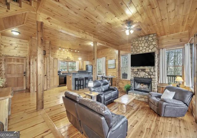 Photo 2 of Single family home for sale at 417 Hickory Ridge Dr, Cleveland, GA 30528 | MLS# 10839296 | Listing updated on 2026-09-17