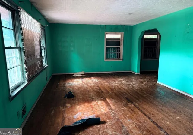 Photo 2 of Sale Pending at 246 W Simon Ter Nw, Atlanta, GA 30318 | MLS# 10840523 | Listing updated on 2026-09-11