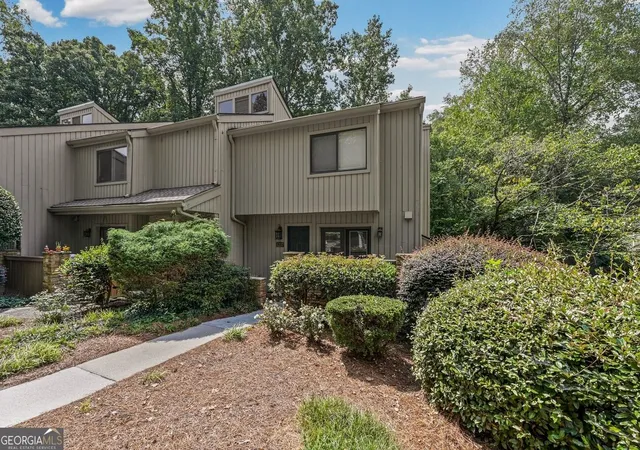 Photo 2 of Townhouse for sale at 1237 Druid Knoll Dr Ne, Brookhaven, GA 30319 | MLS# 10852529 | Listing updated on 2026-09-28