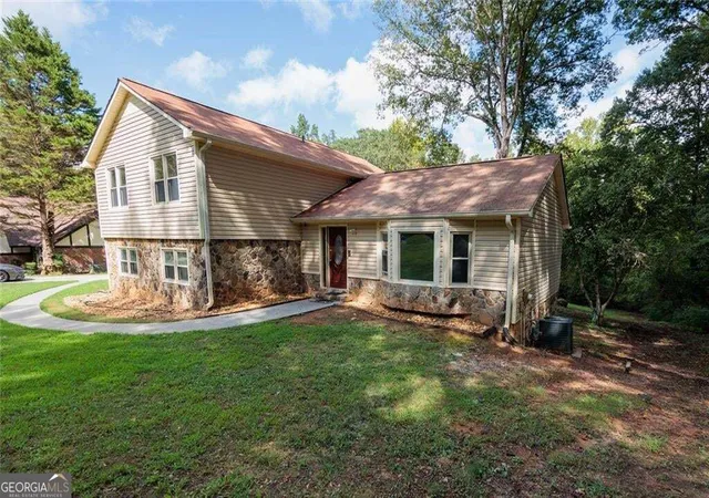 Photo 3 of Single family home for sale at 551 Covered Brg Trl, Fayetteville, GA 30214 | MLS# 10848800 | Listing updated on 2026-09-22