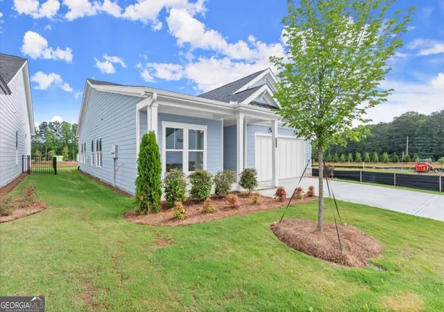 Photo 3 of Single family home for sale at 484 Fescue Ct NW, Kennesaw, GA 30144 | MLS# 10845548 | Listing updated on 2026-10-09