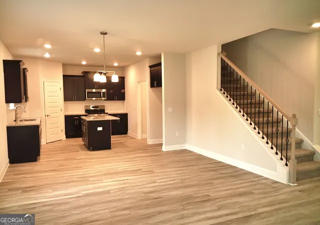 Photo 3 of Single family home for sale at 1121 Barrington Pl Way, Macon, GA 31220 | MLS# 10846552 | Listing updated on 2026-10-01