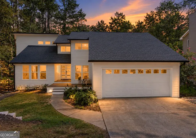 Photo 1 of Single family home for sale at 3040 Roxburgh Dr, Roswell, GA 30076 | MLS# 10835735 | Listing updated on 2026-09-17