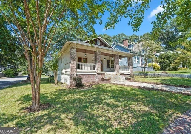 Photo 2 of Single family home for sale at 949 Beecher St SW, Atlanta, GA 30310 | MLS# 10855084 | Listing updated on 2026-10-28