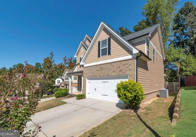 Photo 1 of Single family home for sale at 4824 Clarkstone Cir, Flowery Branch, GA 30542 | MLS# 10871253 | Listing updated on 2026-10-30