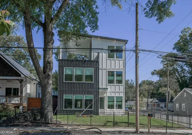 Photo 1 of Single family home for sale at 1064 Mcdaniel St SW, Atlanta, GA 30310 | MLS# 10869920 | Listing updated on 2026-10-28