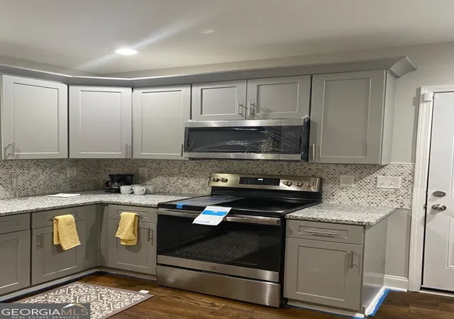 Listing Photo 5 - Condo for sale in building located at 141 Mcdonough Blvd SE, Atlanta, GA 30315