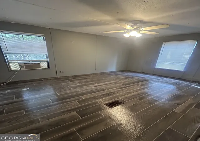 Photo 3 of Manufactured home for sale at 264 Lakeview Dr, Locust Grove, GA 30248 | MLS# 10846660 | Listing updated on 2026-09-30