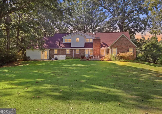 Photo 2 of Single family home for sale at 400 Harris St, Toccoa, GA 30577 | MLS# 10849900 | Listing updated on 2026-10-05