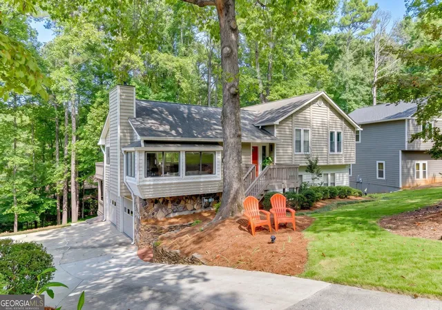 Photo 3 of Single family home for sale at 3811 Old Brg Way, Duluth, GA 30096 | MLS# 10852360 | Listing updated on 2026-10-12