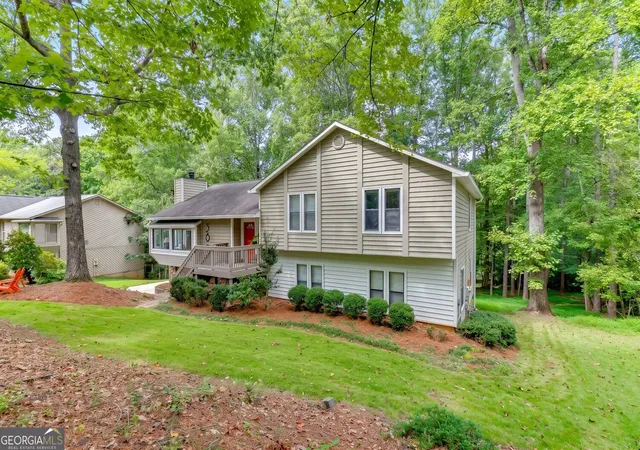 Photo 3 of Single family home for sale at 3811 Old Brg Way, Duluth, GA 30096 | MLS# 10852360 | Listing updated on 2026-10-12