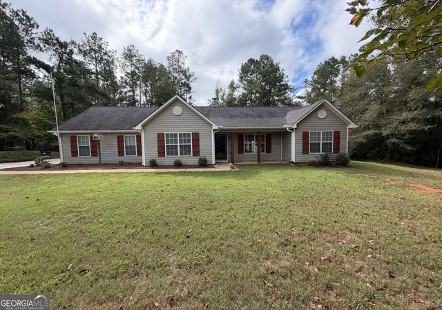 Photo 3 of Single family home for sale at 301 Wolf Crk Pl, Locust Grove, GA 30248 | MLS# 10843603 | Listing updated on 2026-09-24