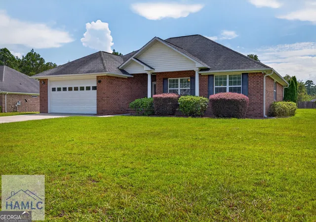 Photo 3 of Sale Pending at 127 Pulaski St, Hinesville, GA 31313 | MLS# 10843346 | Listing updated on 2026-09-19