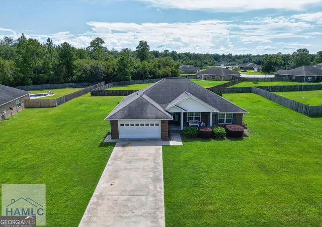 Photo 3 of Sale Pending at 127 Pulaski St, Hinesville, GA 31313 | MLS# 10843346 | Listing updated on 2026-09-19