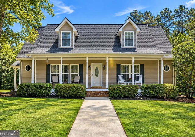 Photo 2 of Single family home for sale at 2952 Rock Crk Rd, Toccoa, GA 30577 | MLS# 10849293 | Listing updated on 2026-10-02