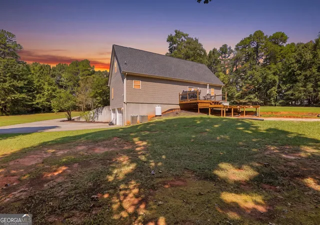Photo 3 of Single family home for sale at 2952 Rock Crk Rd, Toccoa, GA 30577 | MLS# 10849293 | Listing updated on 2026-10-02