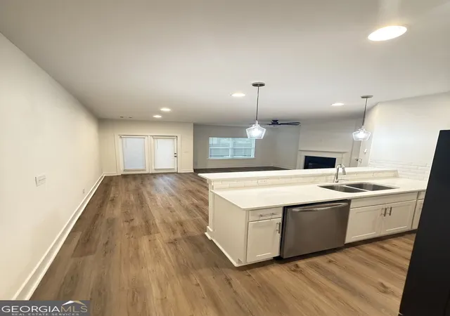 Photo 2 of Townhouse for sale at 5771 Calle Vista Dr, Lithonia, GA 30058 | MLS# 10845300 | Listing updated on 2026-09-27